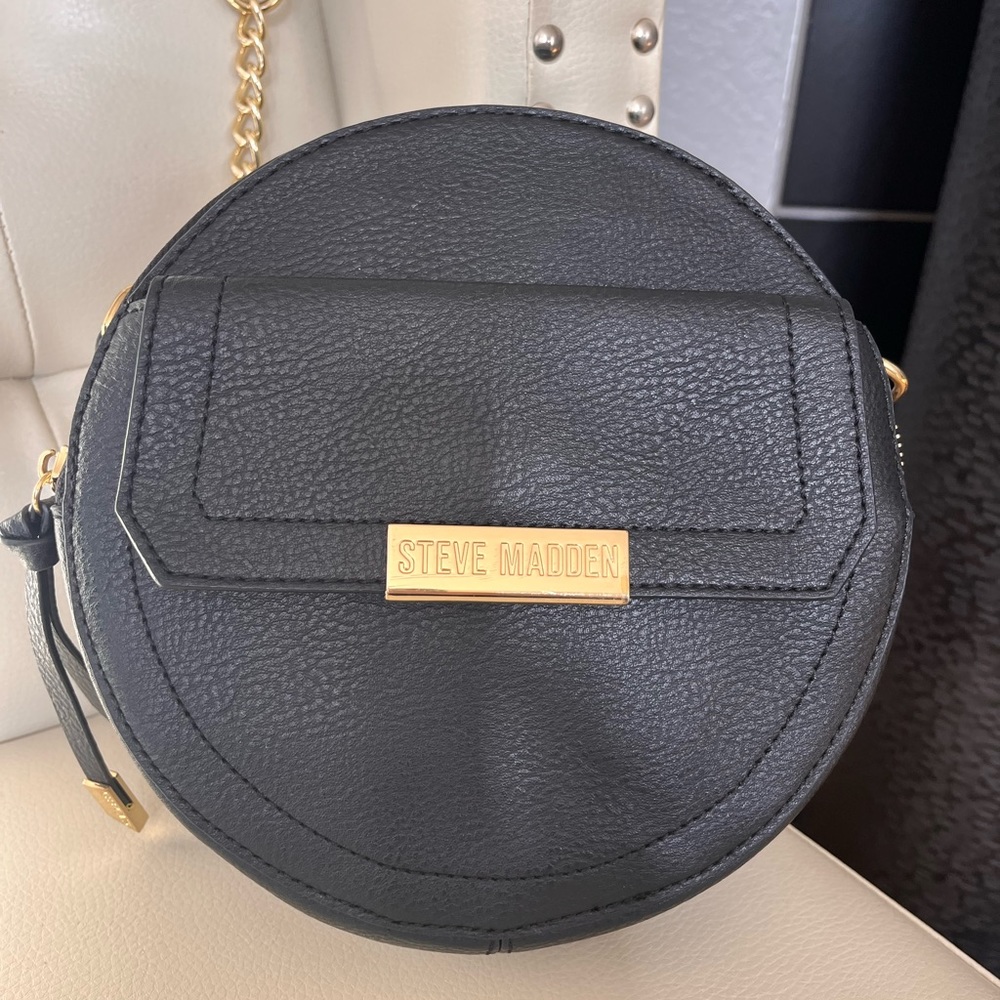 Steve Madden Round Crossbody